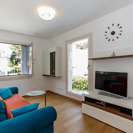West Coast Apartment