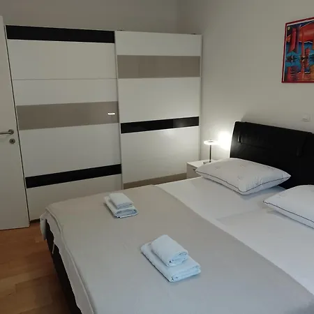 West Coast Apartment *